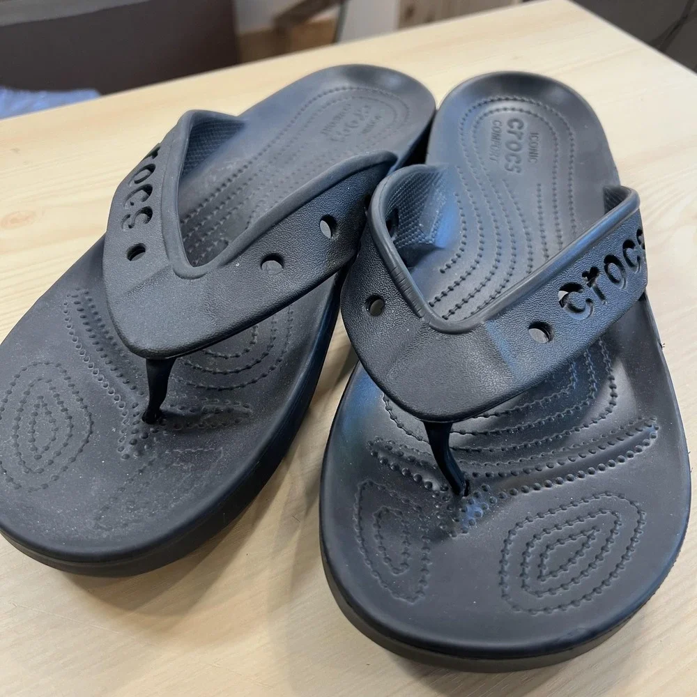 Crocs Baya II Sandals Shoes Mens Size 11 Black Flip Flop Thong Beach